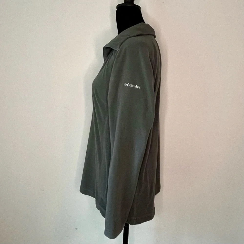 Women’s Columbia Gray Fleece Lightweight 1/4 Zip Pullover Jacket. Large